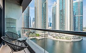 Upscale Studio Full Lake View In Goldcrest View Tower