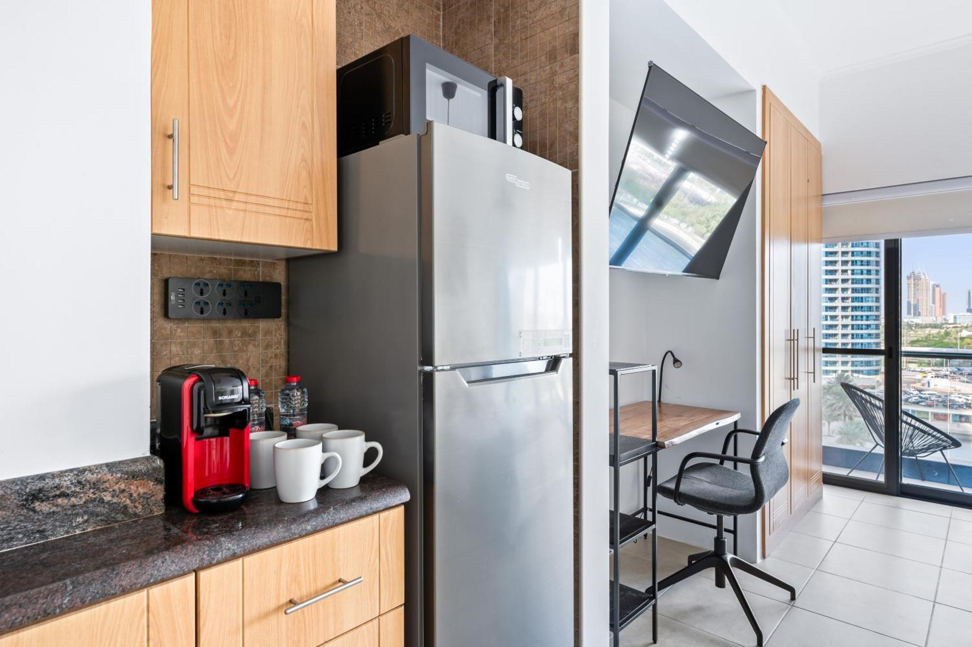 Upscale Studio Full Lake View In Goldcrest View Tower Dubai Exterior photo